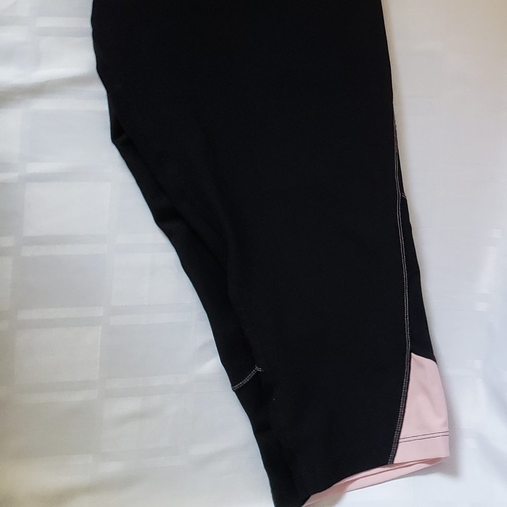 Women's Athletic Leggings ~ Size Medium
